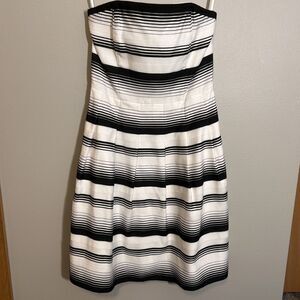 WHBM White House Black Market Strapless Dress 2 Monochrome Bodycon With Pockets